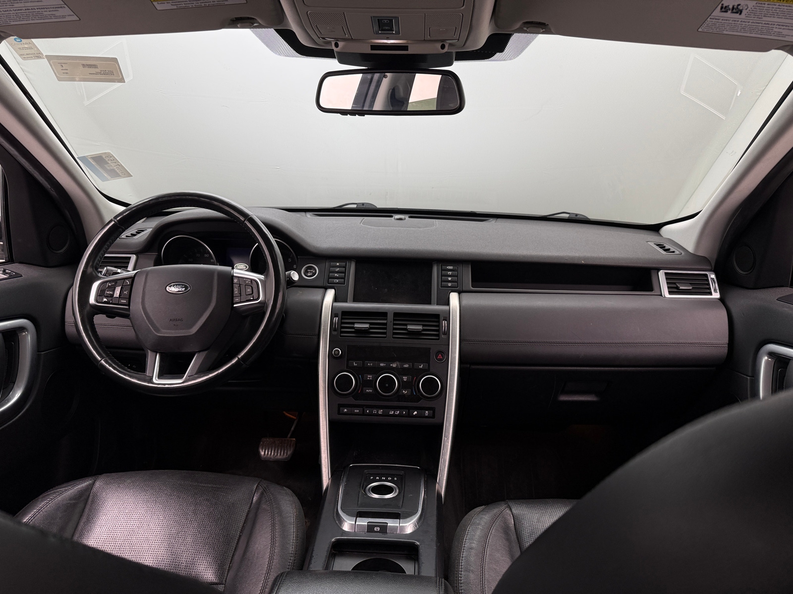 Thumbnail: 2015 Land Rover Discovery Sport - 2