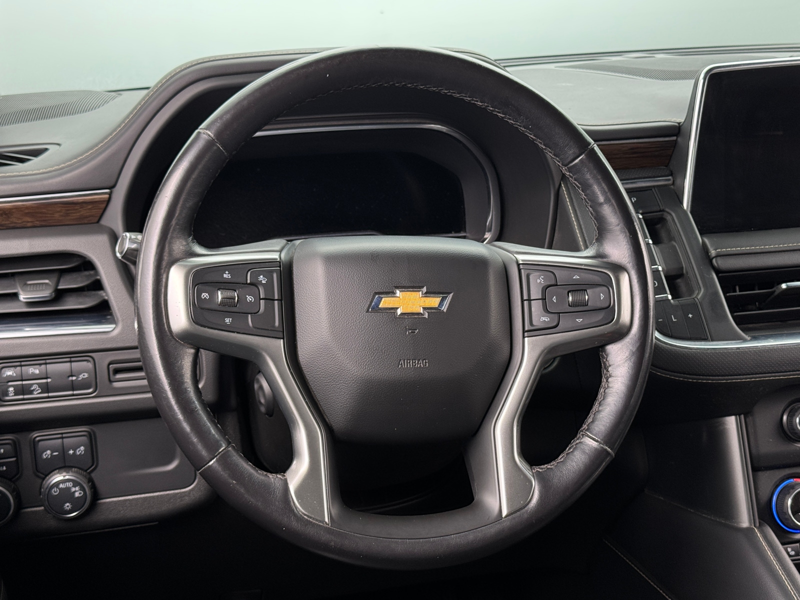 Thumbnail: 2022 Chevrolet Suburban - 4