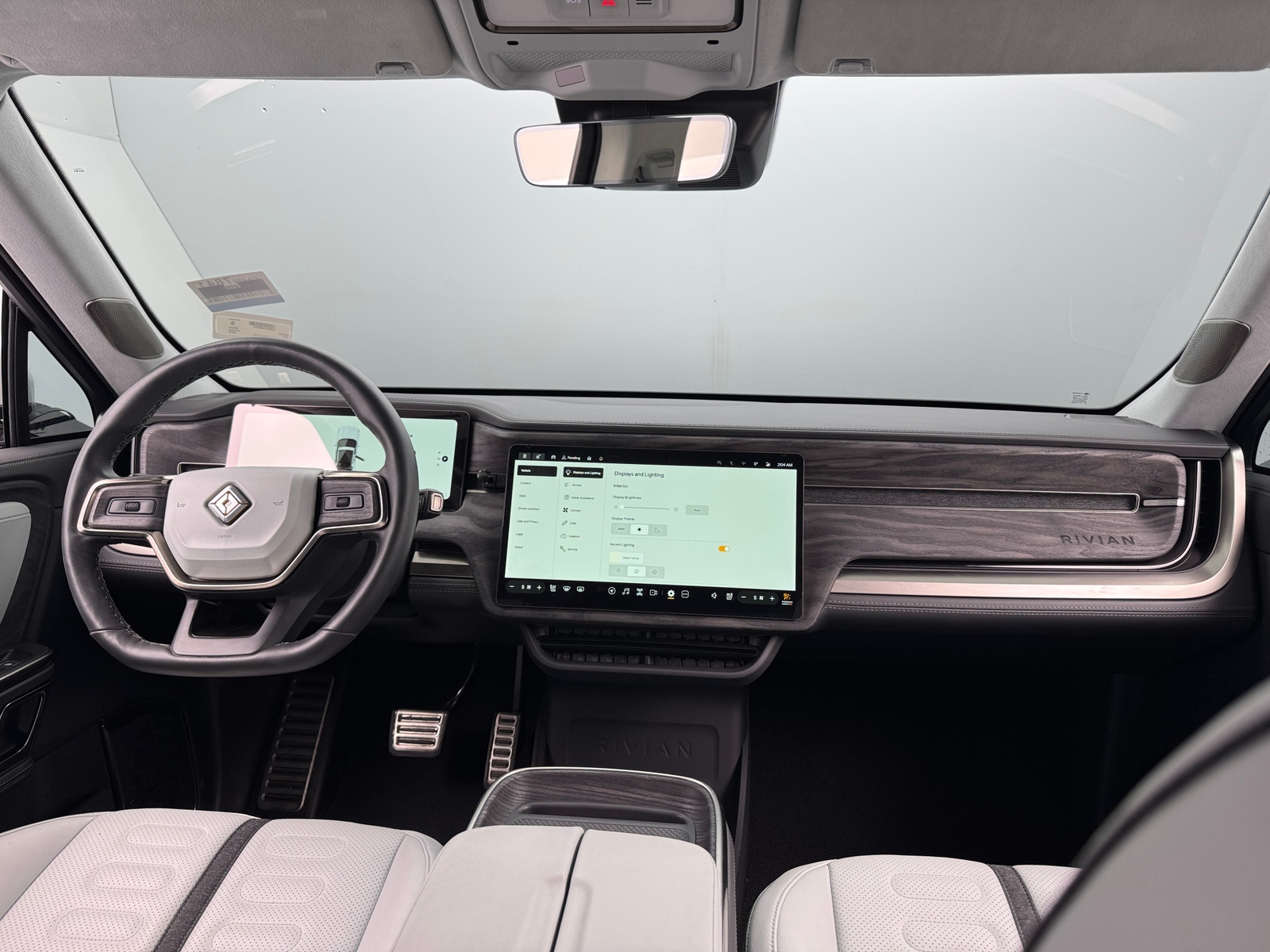 Thumbnail: 2023 Rivian R1T - 2