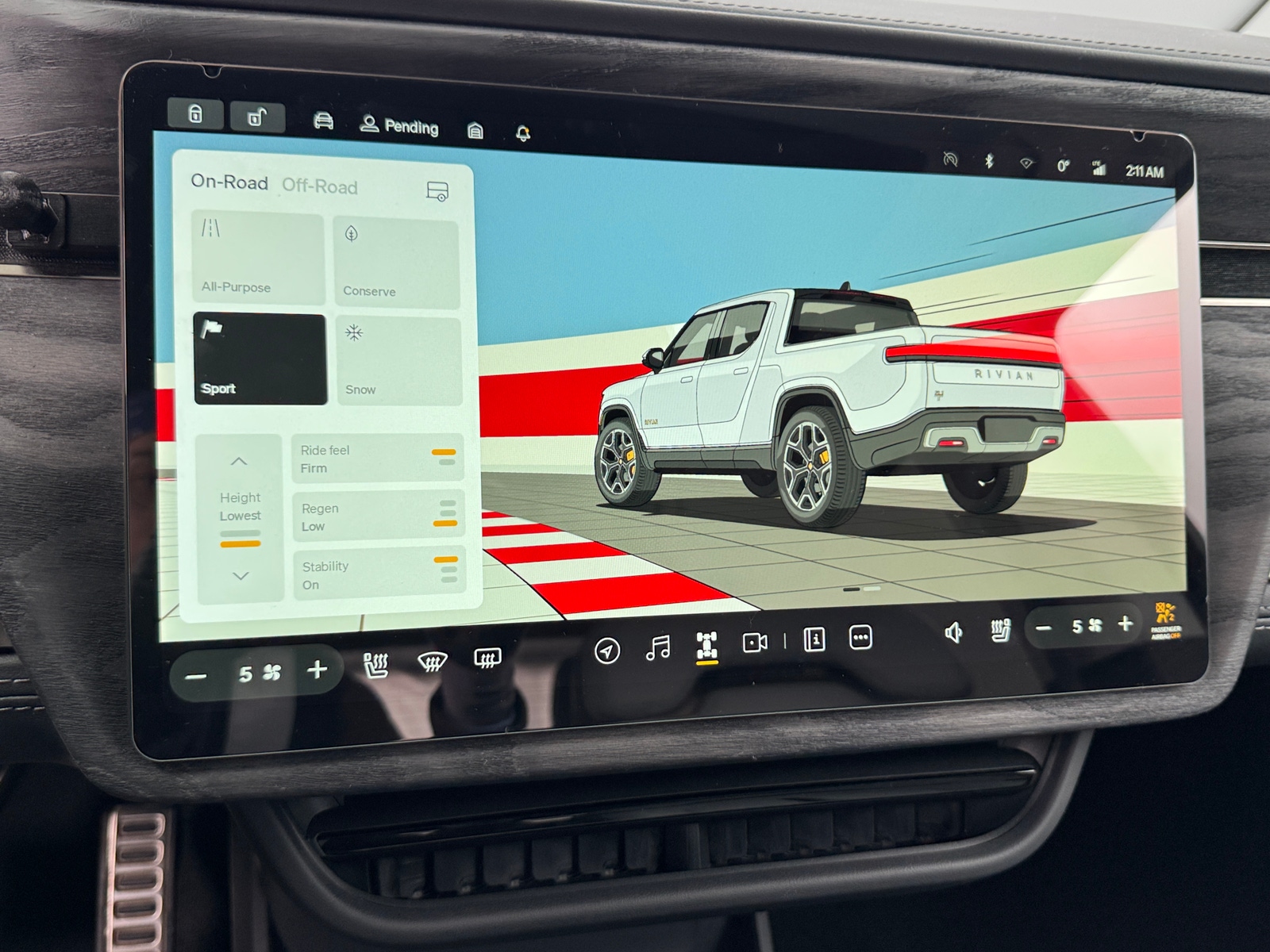 Thumbnail: 2023 Rivian R1T - 3