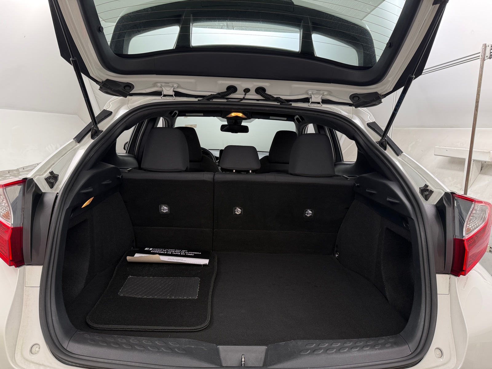 Thumbnail: 2018 Toyota C-HR - 7