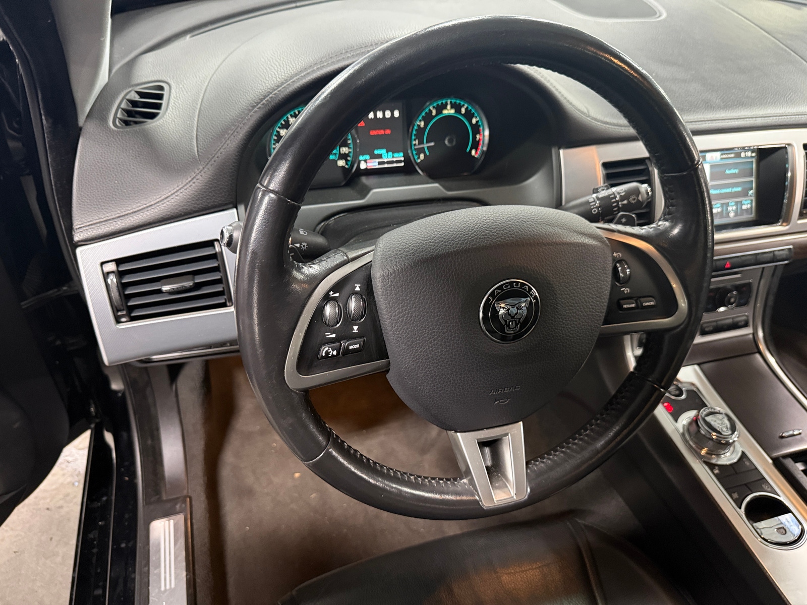 Thumbnail: 2014 Jaguar XF - 4