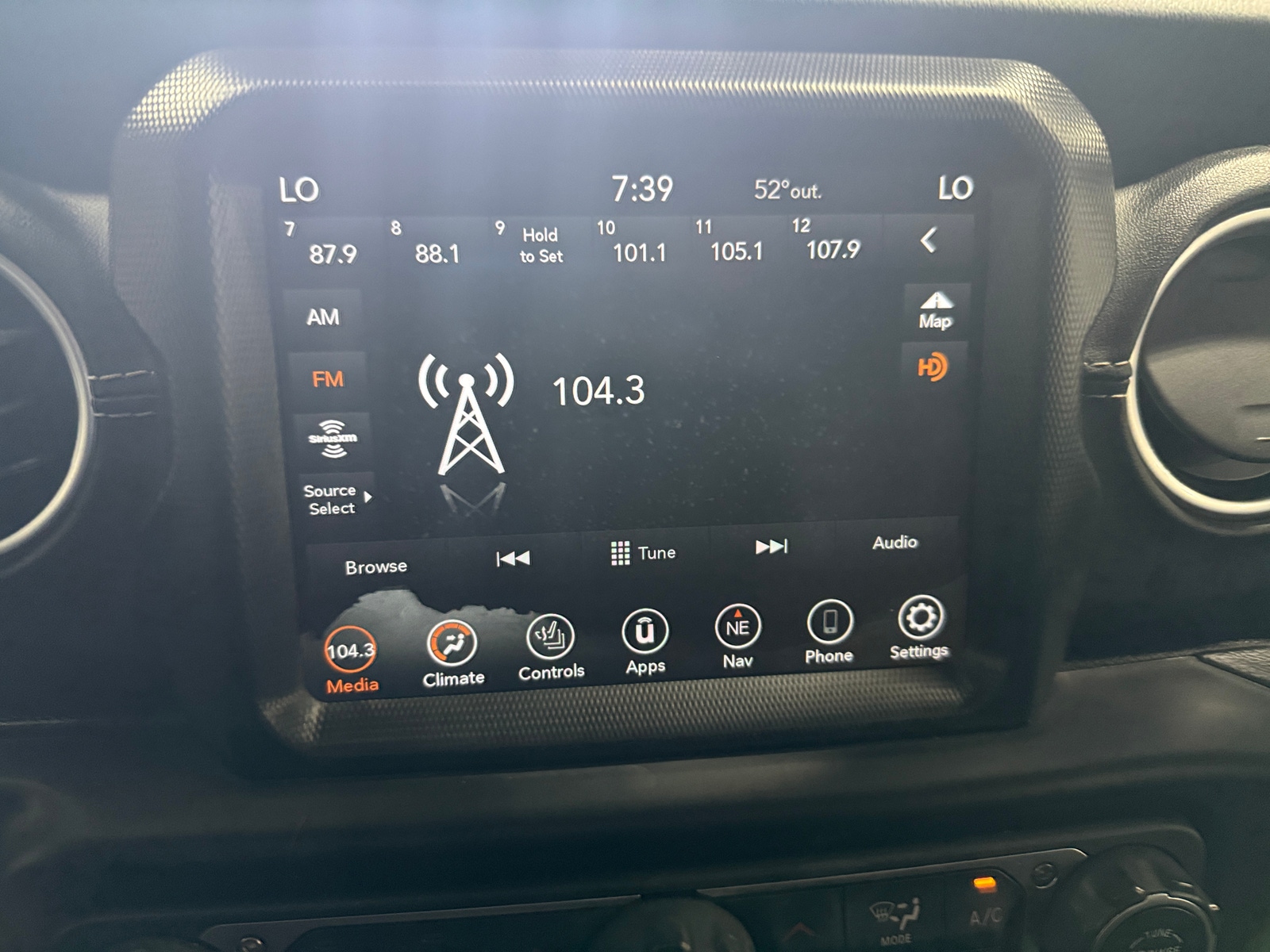 Thumbnail: 2021 Jeep Wrangler - 3