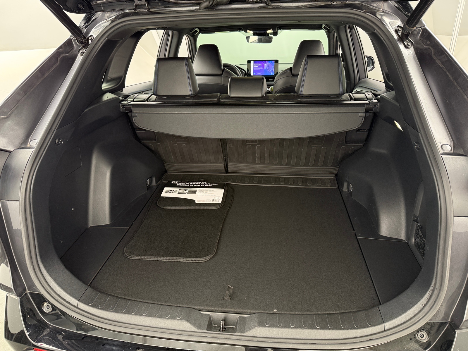 Thumbnail: 2023 Toyota RAV4 - 6