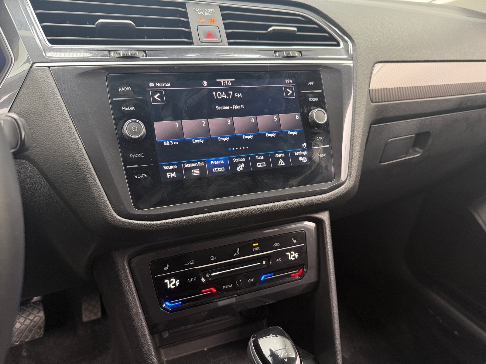 Thumbnail: 2024 Volkswagen Tiguan - 3