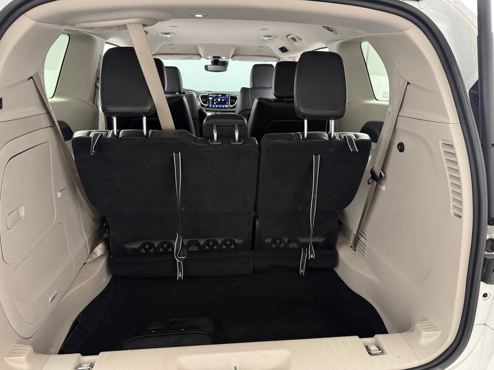 Thumbnail: 2022 Chrysler Pacifica - 6