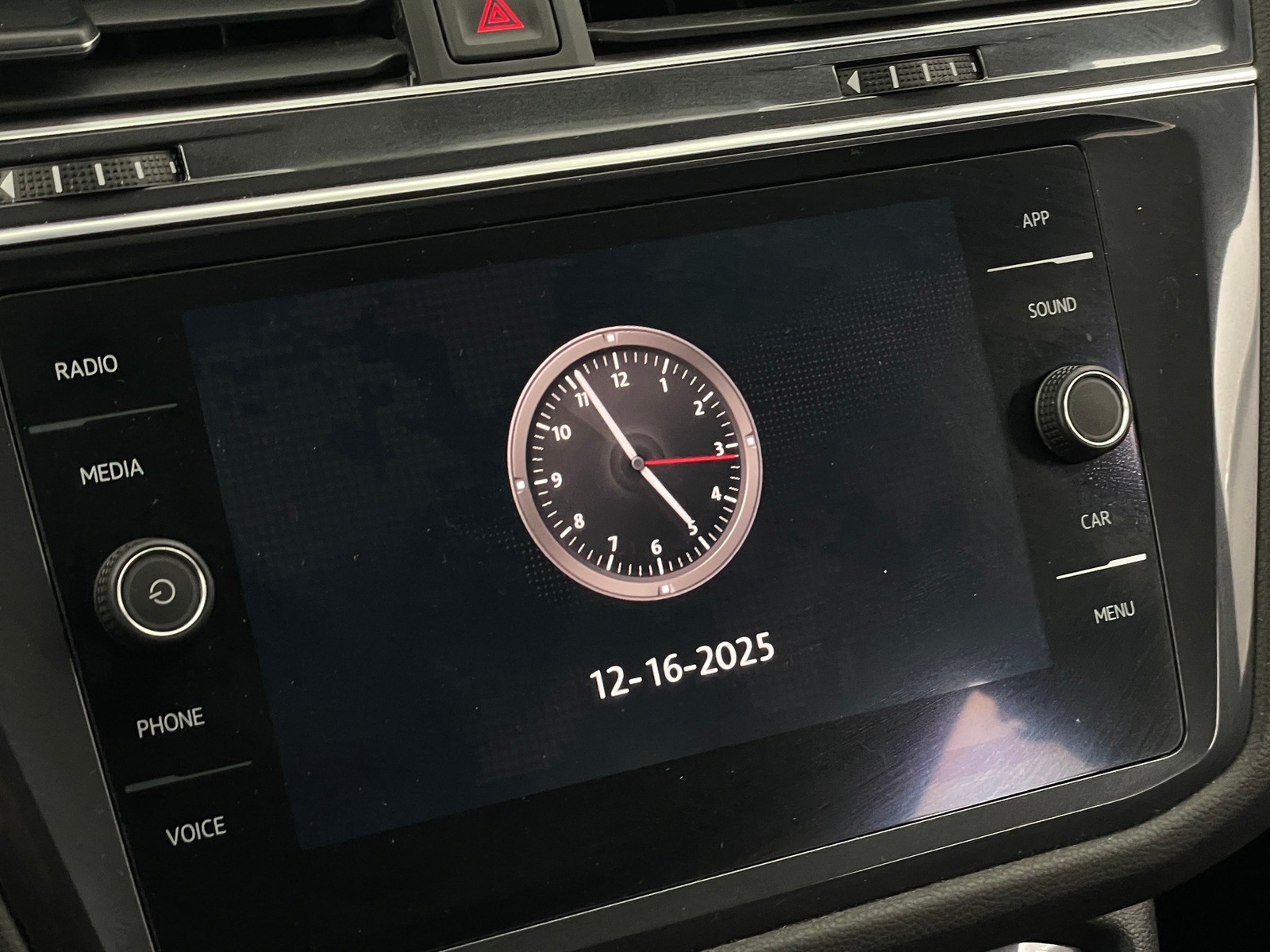 Thumbnail: 2020 Volkswagen Tiguan - 3