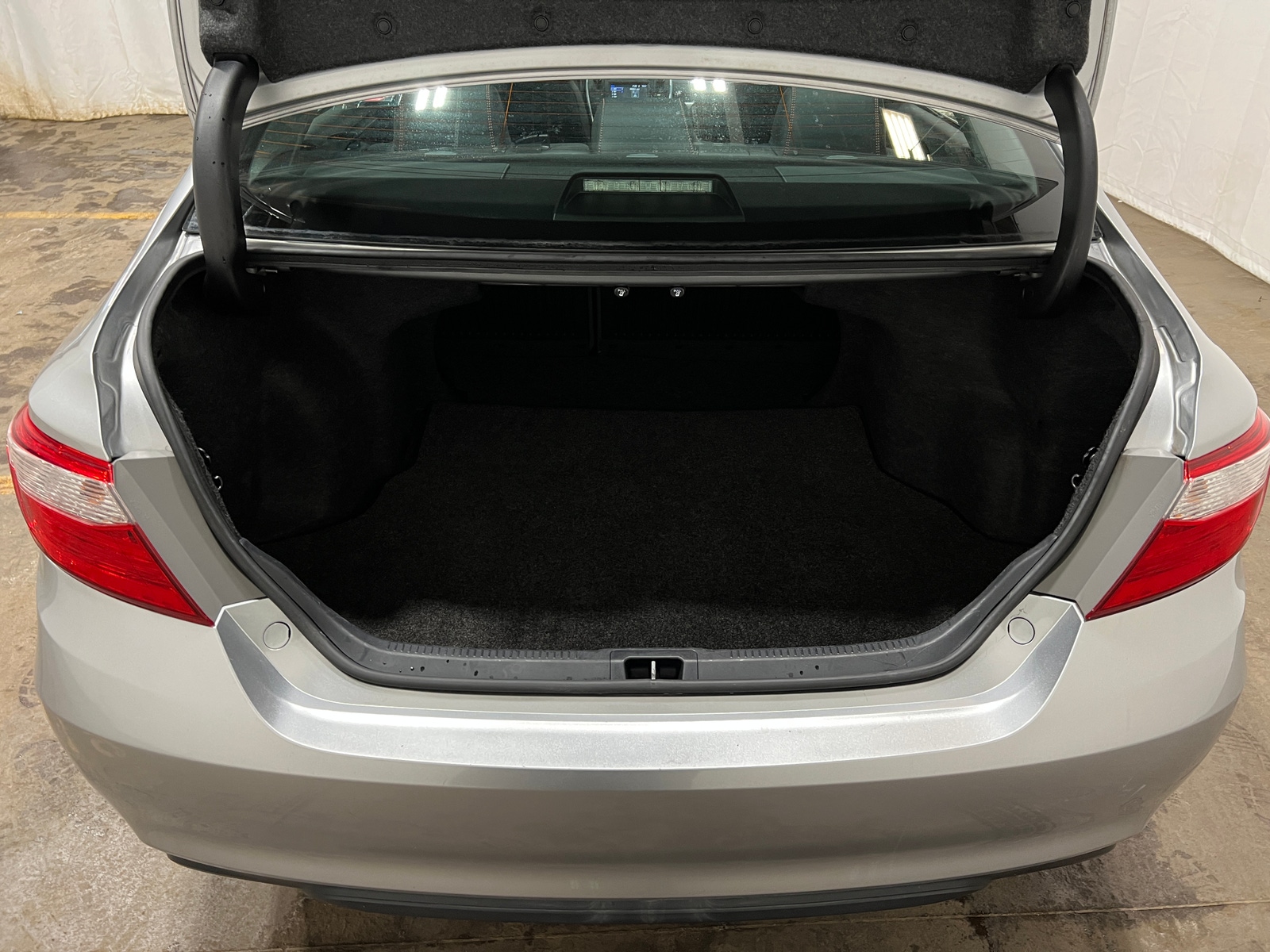 Thumbnail: 2017 Toyota Camry - 6