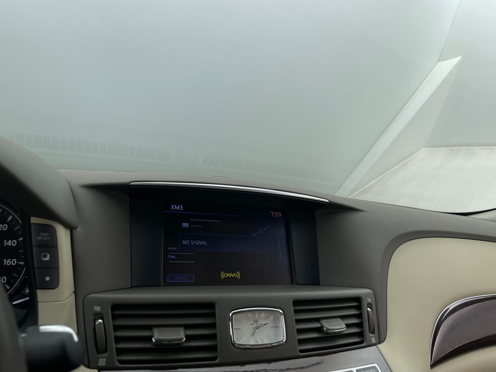 Thumbnail: 2016 INFINITI Q70 - 3