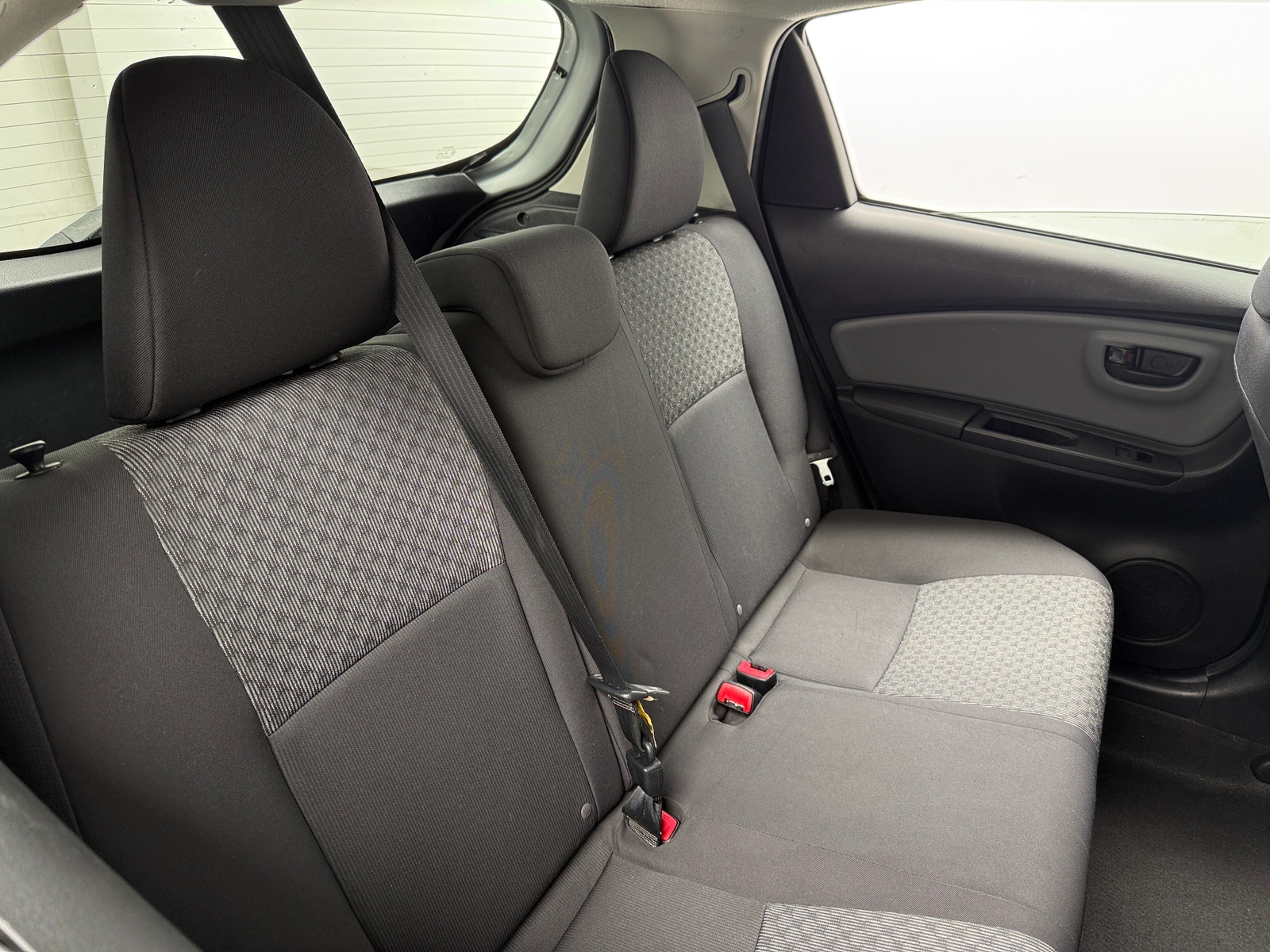 Thumbnail: 2015 Toyota Yaris - 6