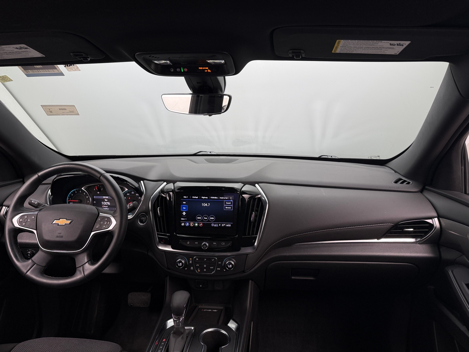 Thumbnail: 2023 Chevrolet Traverse - 3