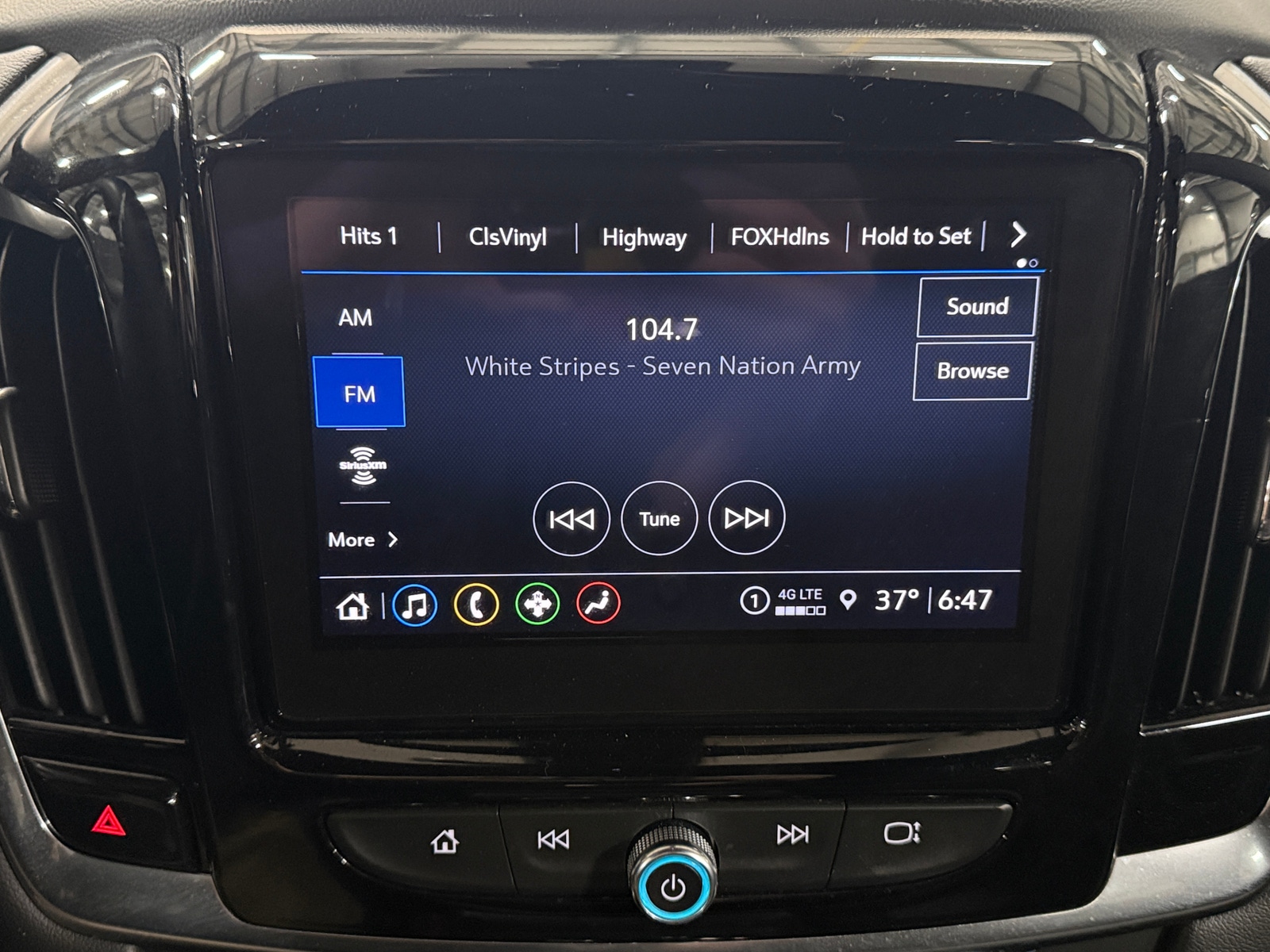 Thumbnail: 2023 Chevrolet Traverse - 4