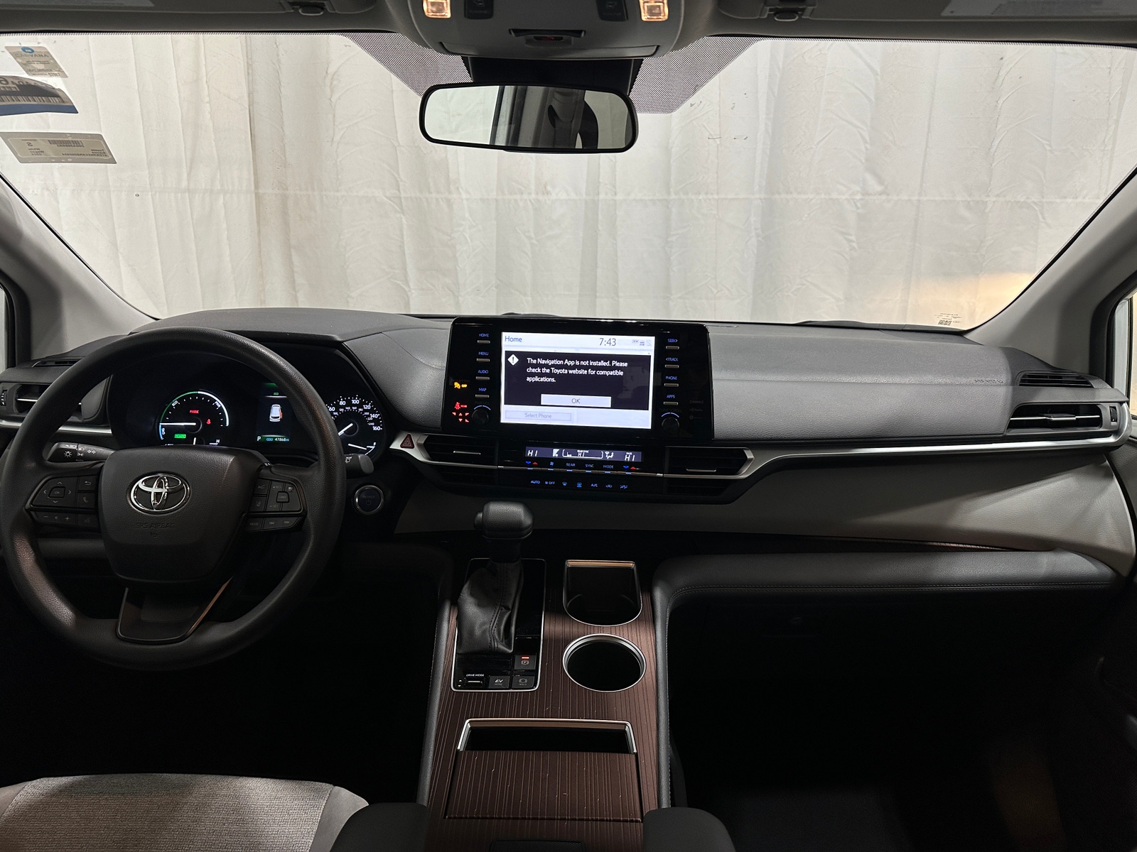 Thumbnail: 2024 Toyota Sienna - 3