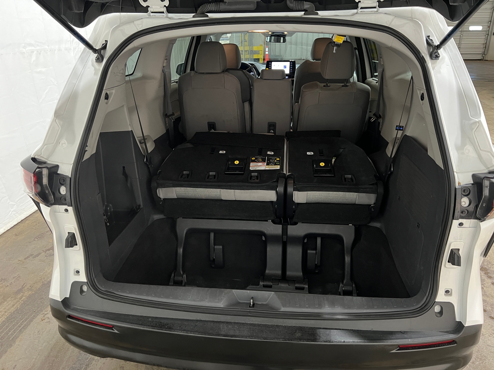 Thumbnail: 2024 Toyota Sienna - 7