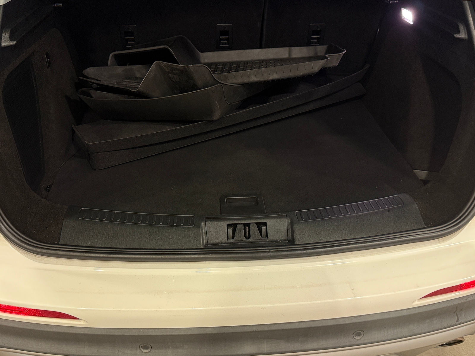 Thumbnail: 2021 Lincoln Corsair - 6