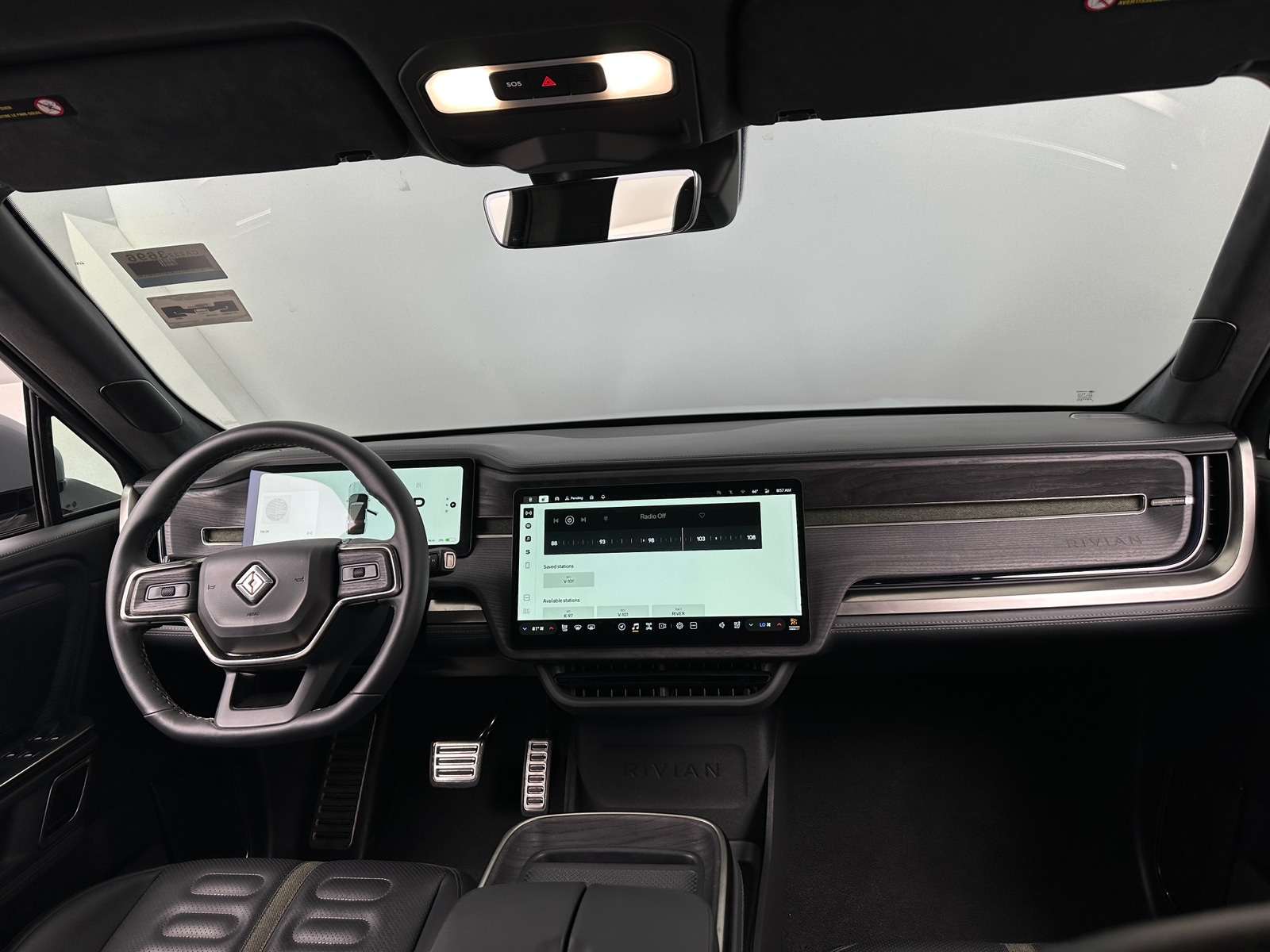 Thumbnail: 2024 Rivian R1S - 2