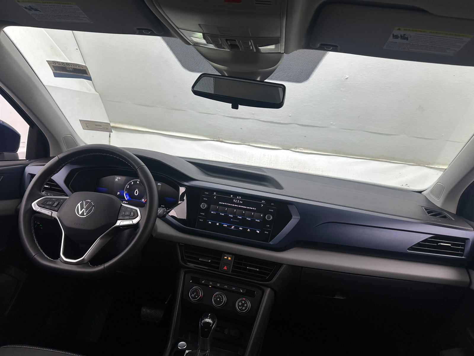 Thumbnail: 2022 Volkswagen Taos - 3