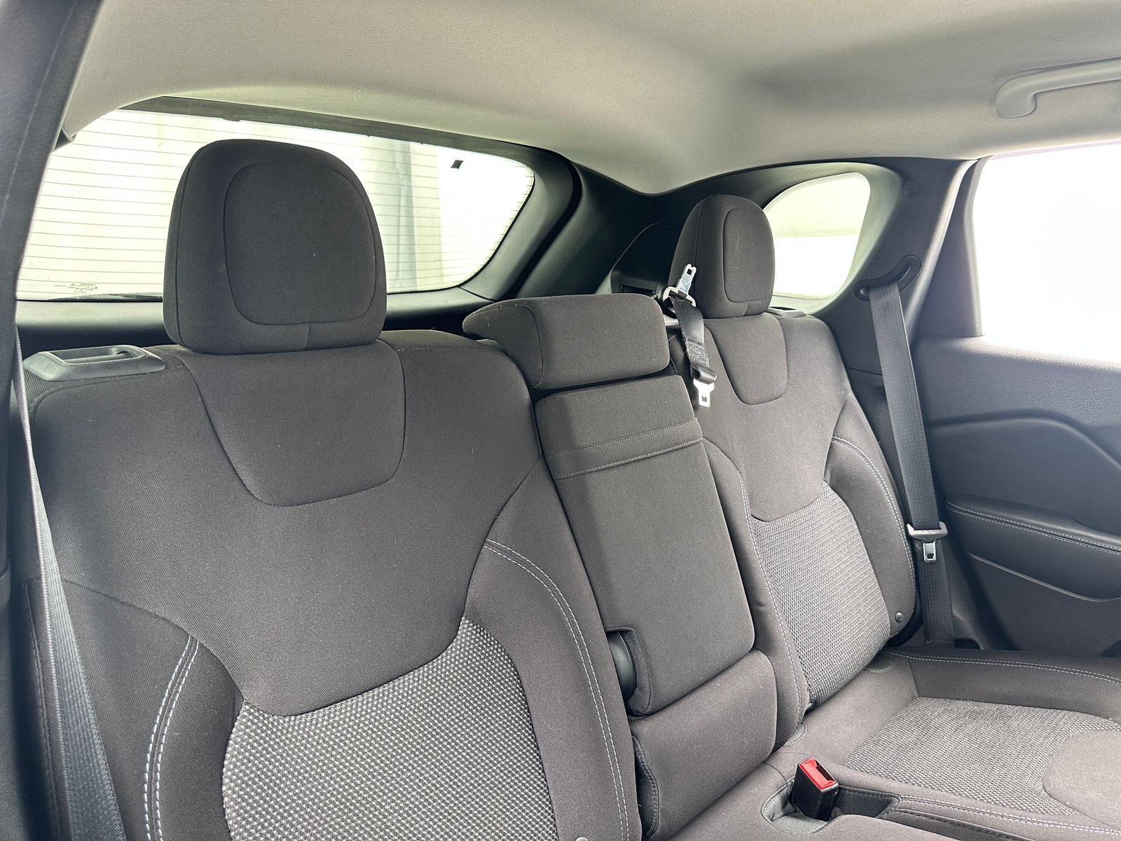 Thumbnail: 2019 Jeep Cherokee - 6