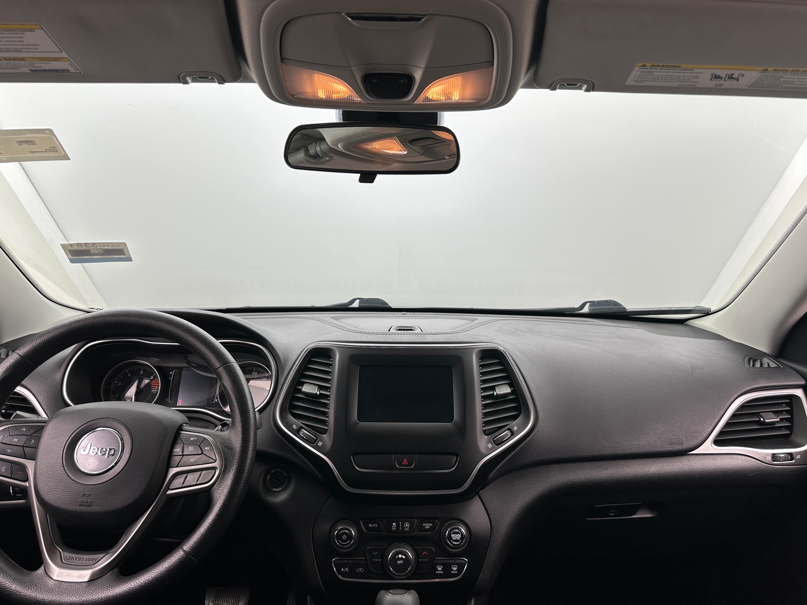 Thumbnail: 2019 Jeep Cherokee - 3