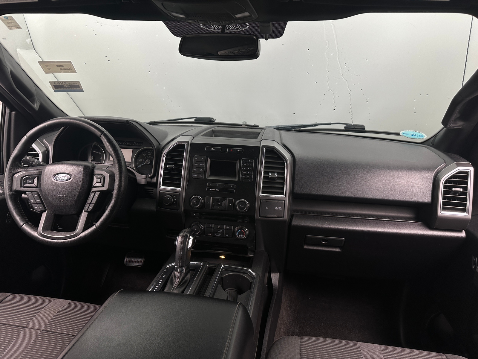 Thumbnail: 2016 Ford Econoline - 3