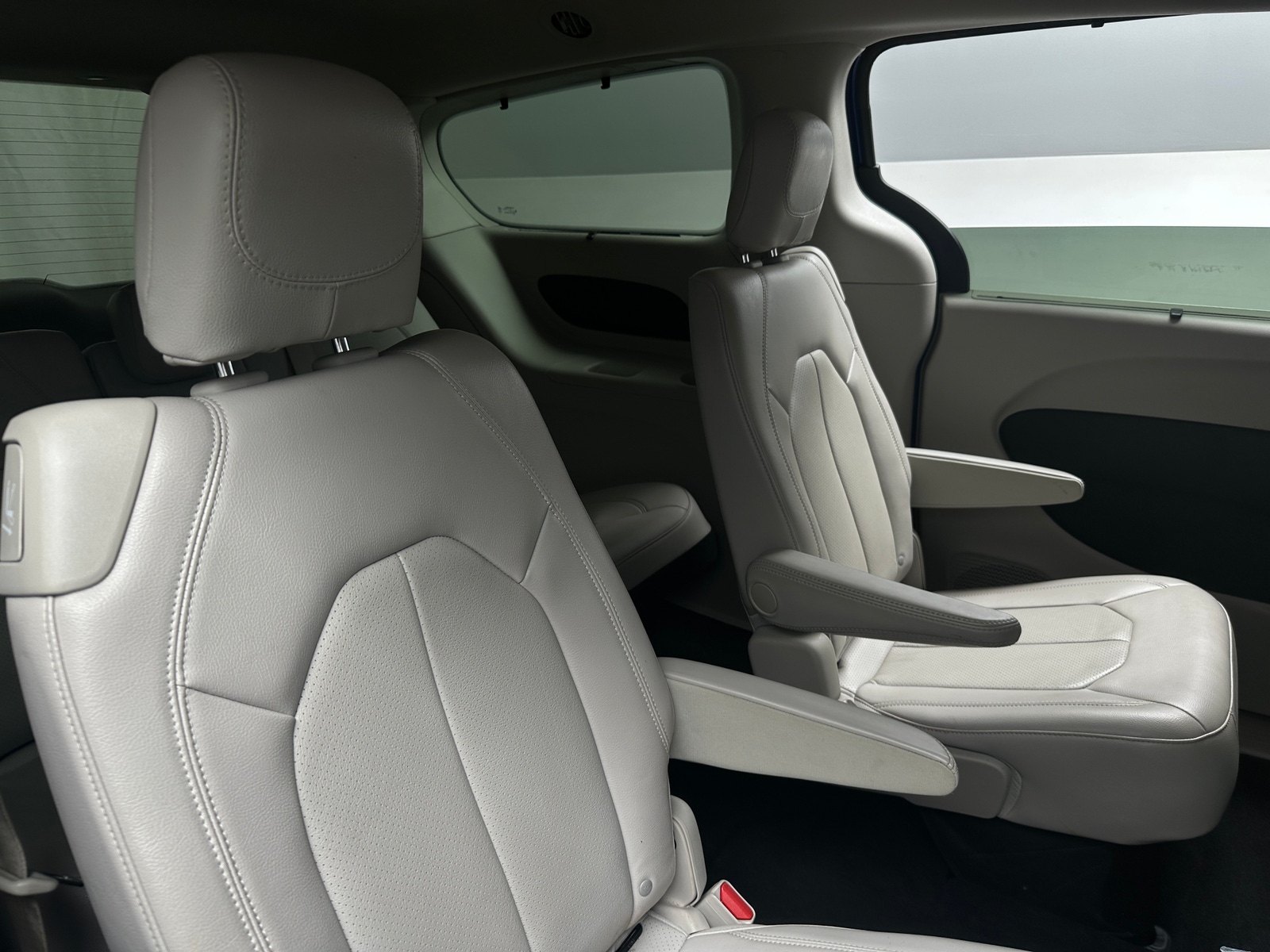 Thumbnail: 2021 Chrysler Pacifica - 5