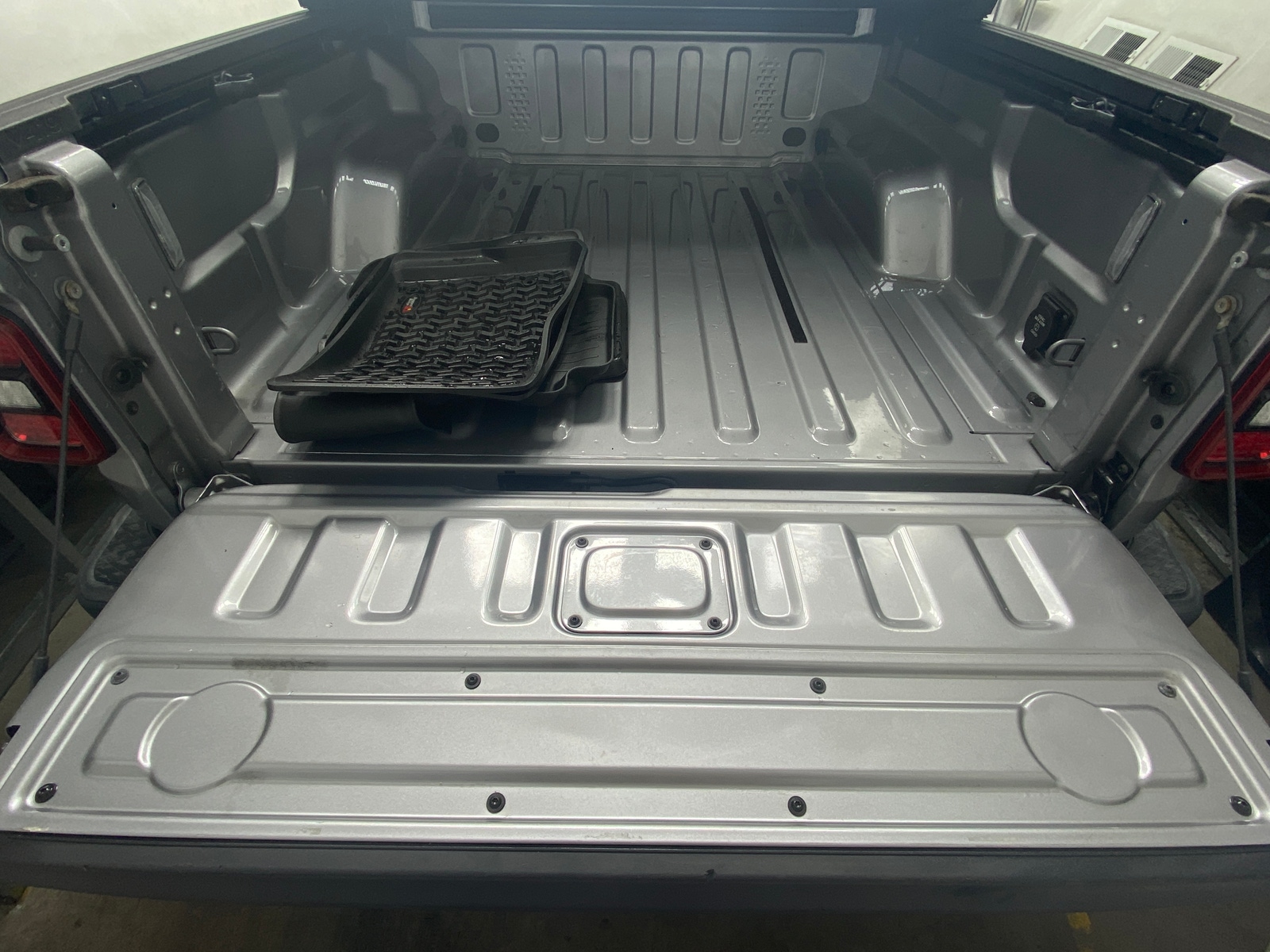 Thumbnail: 2020 Jeep Gladiator - 7