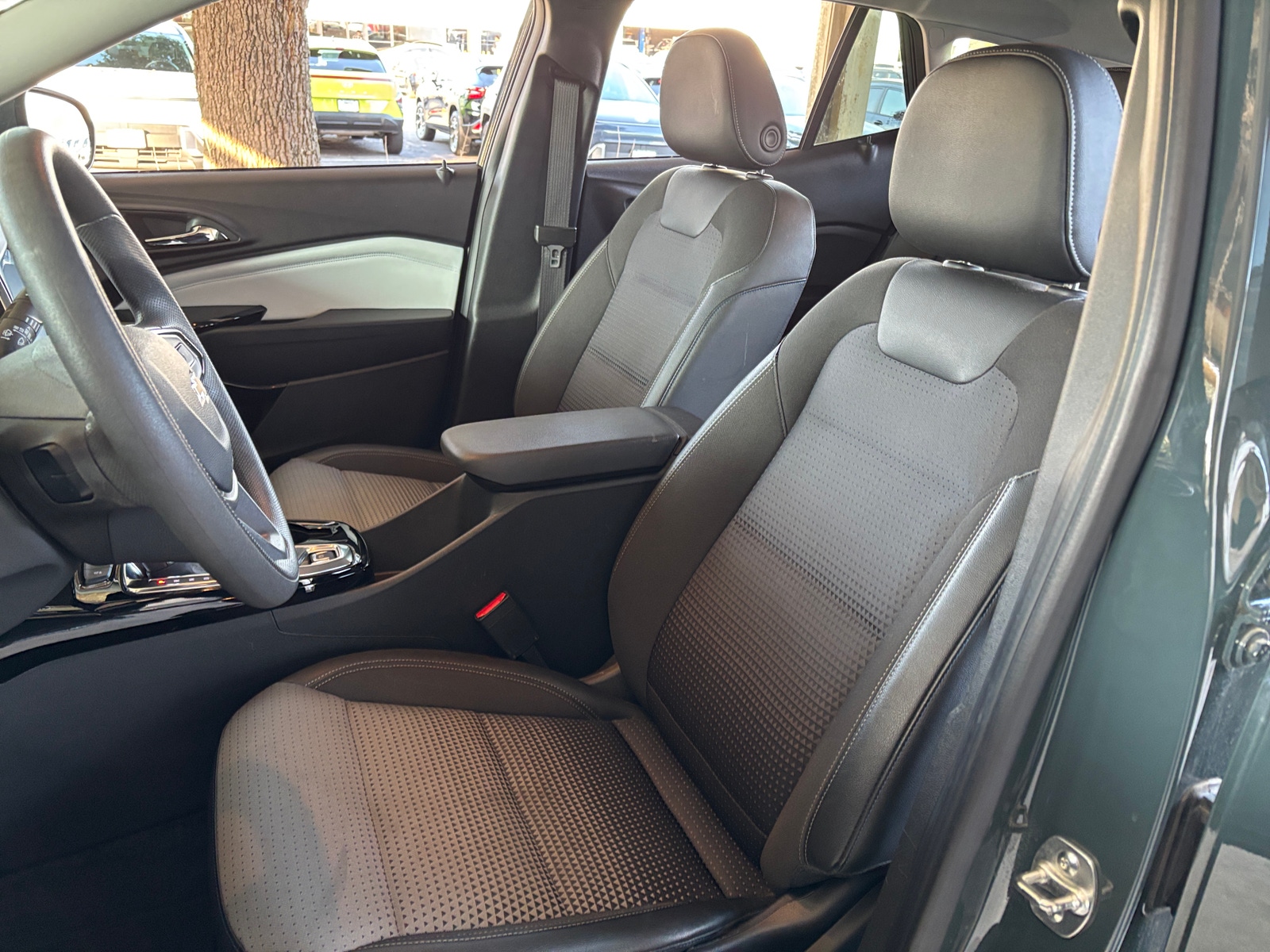 Thumbnail: 2025 Chevrolet Trax - 2