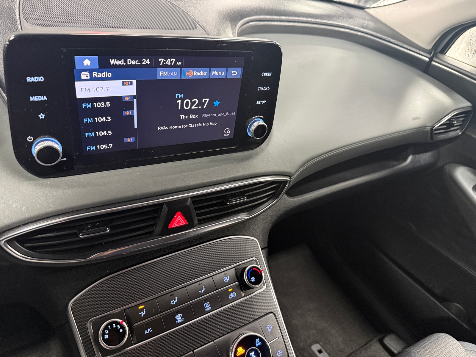 Thumbnail: 2023 Hyundai Santa Fe - 4