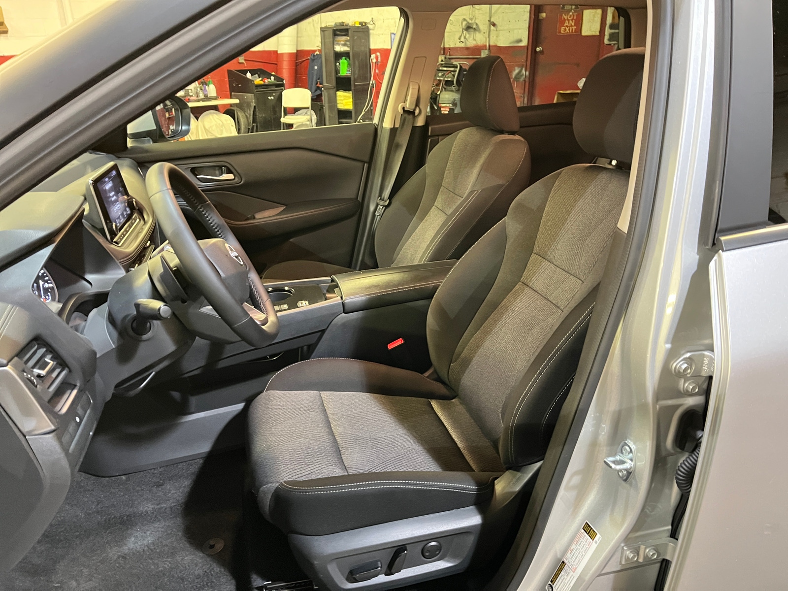 Thumbnail: 2025 Nissan Rogue - 2