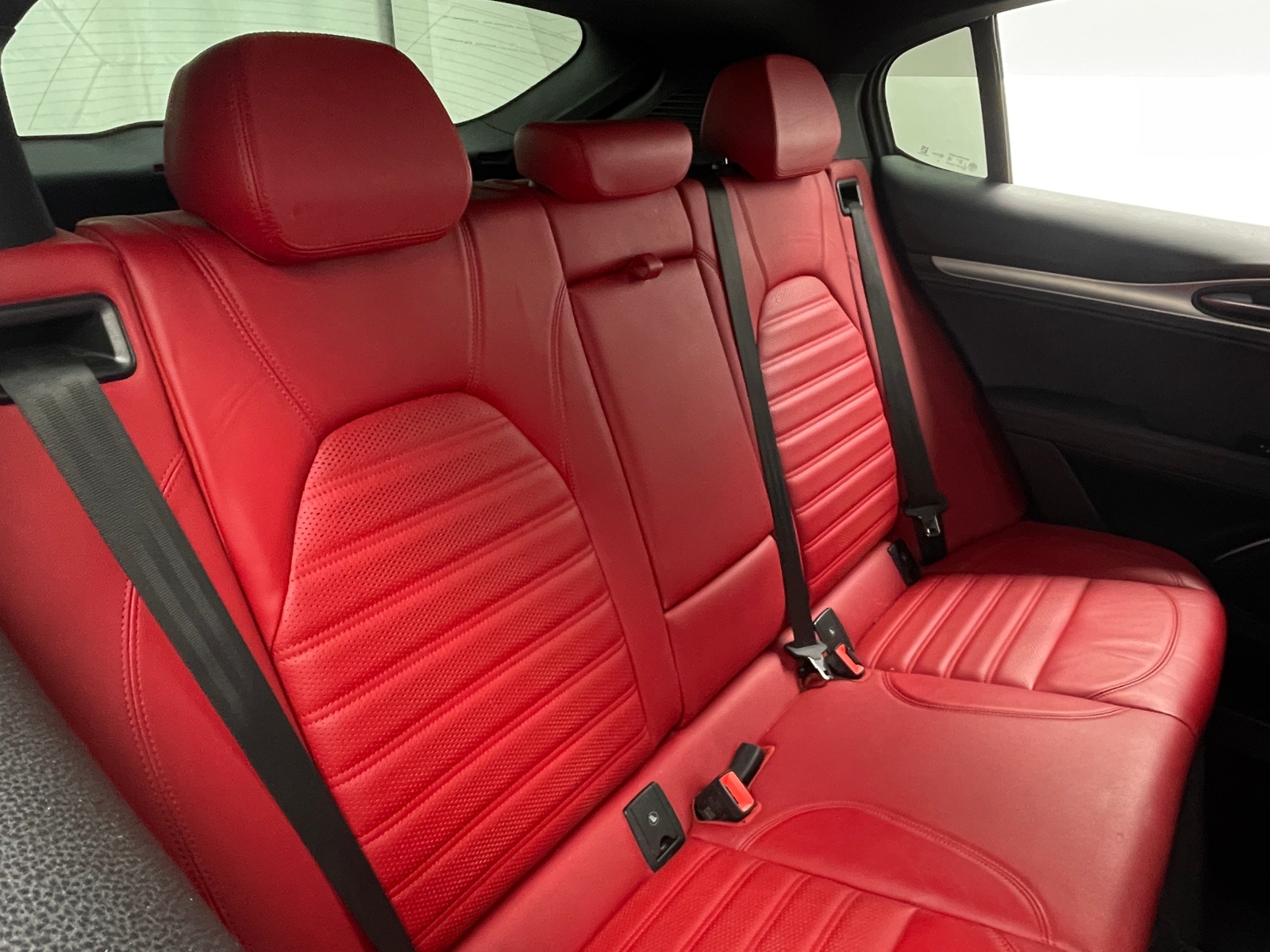 Thumbnail: 2022 Alfa Romeo Stelvio - 5