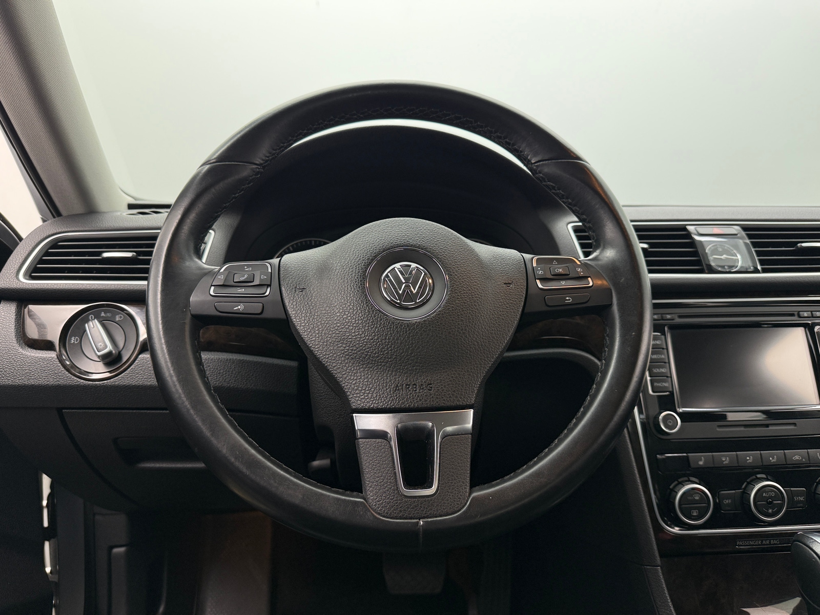 Thumbnail: 2014 Volkswagen Passat - 4