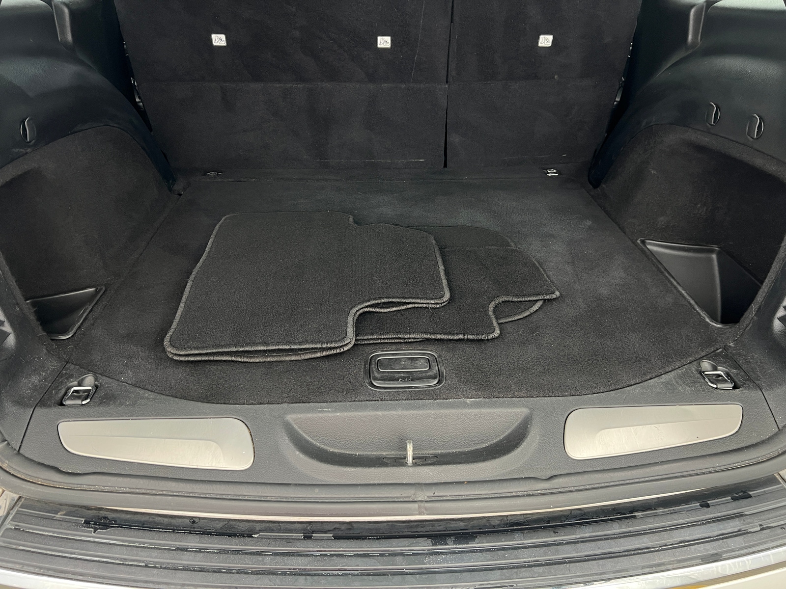 Thumbnail: 2019 Jeep Grand Cherokee - 6