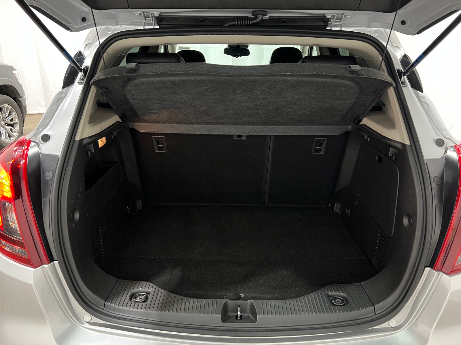 Thumbnail: 2022 Buick Encore - 6