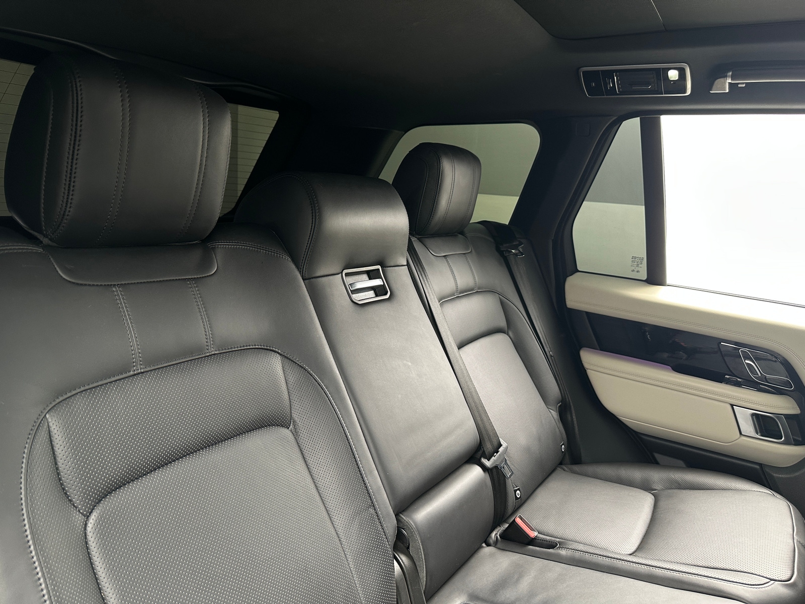 Thumbnail: 2020 Land Rover Range Rover - 5