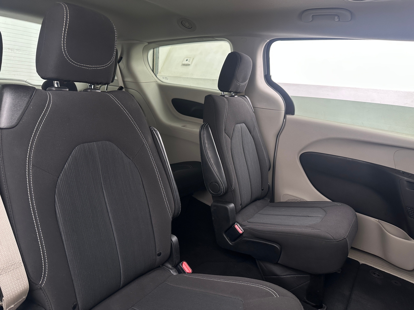 Thumbnail: 2024 Chrysler Voyager - 6