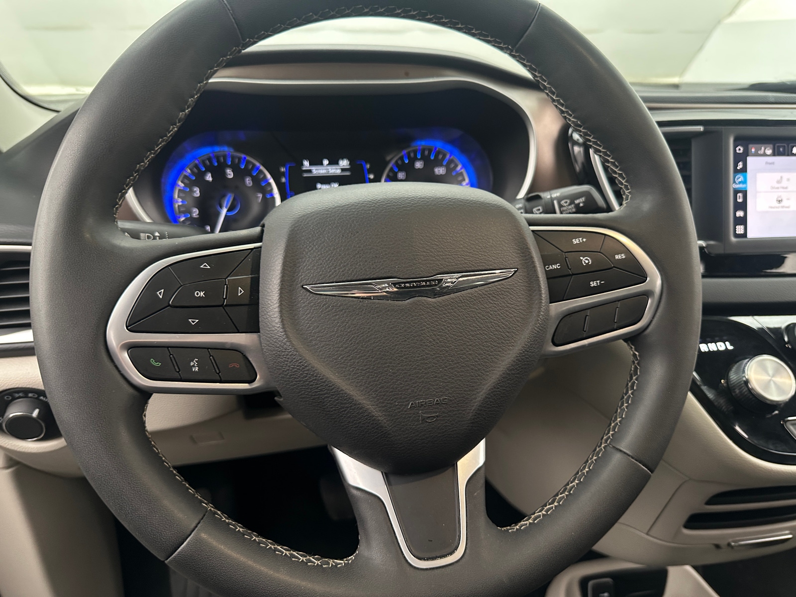 Thumbnail: 2024 Chrysler Voyager - 5