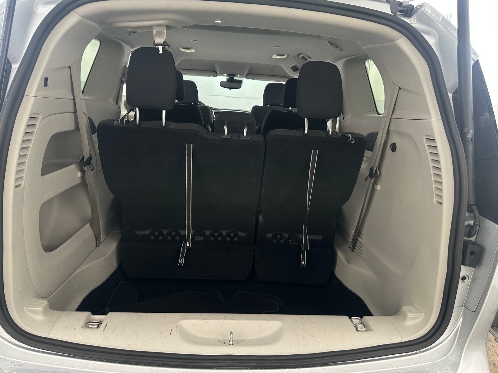 Thumbnail: 2024 Chrysler Voyager - 7