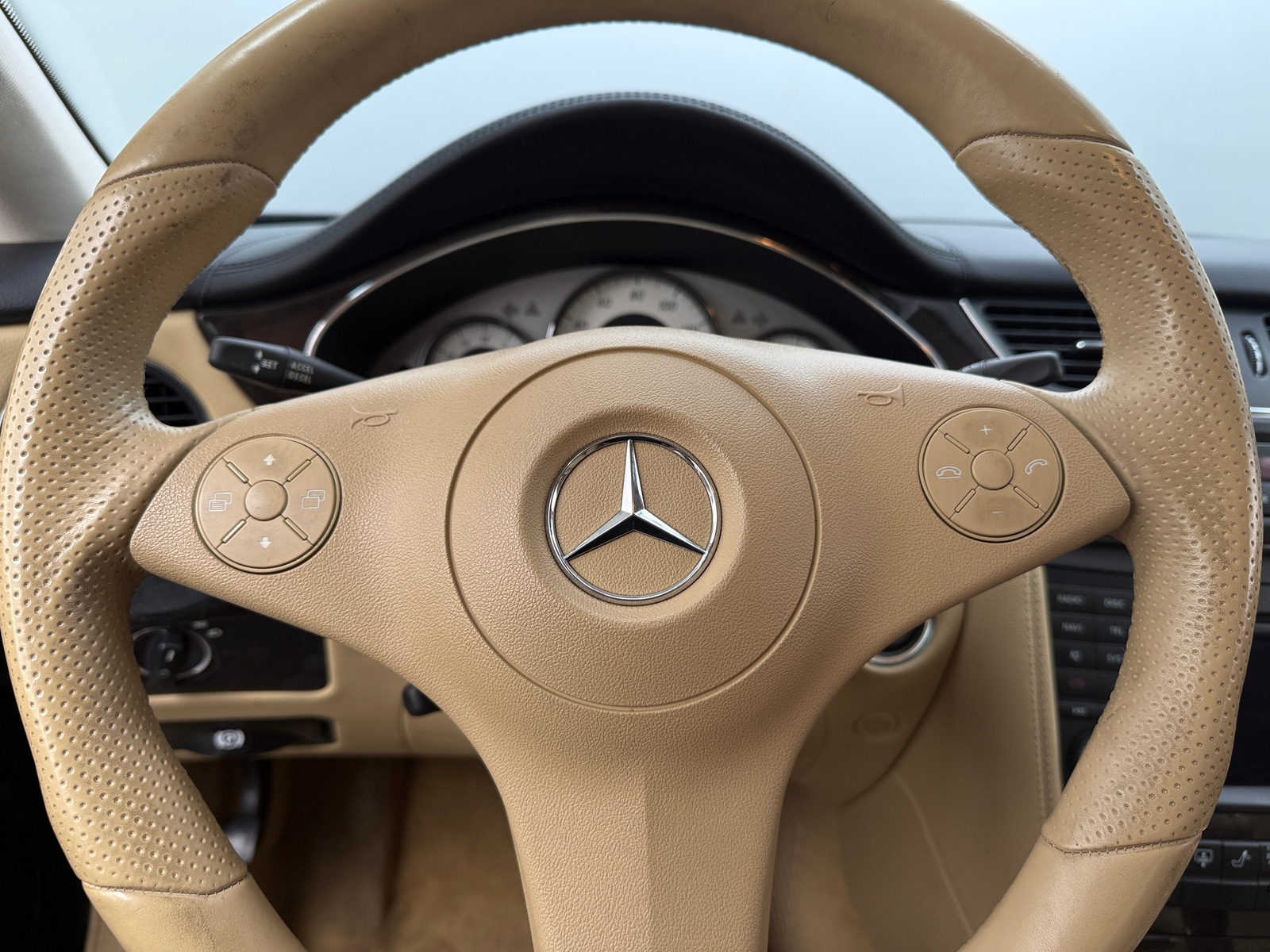 Thumbnail: 2011 Mercedes-Benz CLS - 3