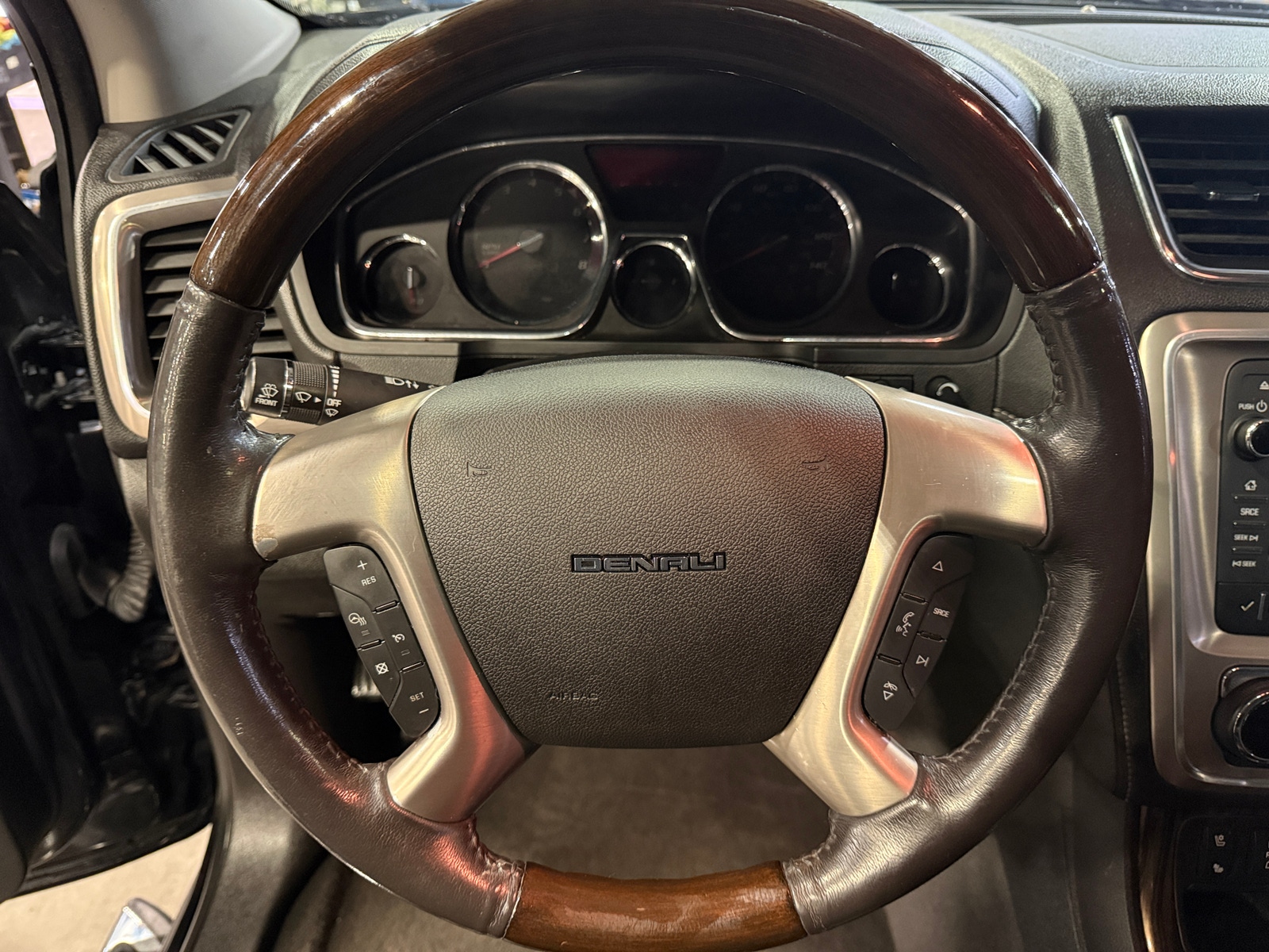 Thumbnail: 2015 GMC Acadia - 4