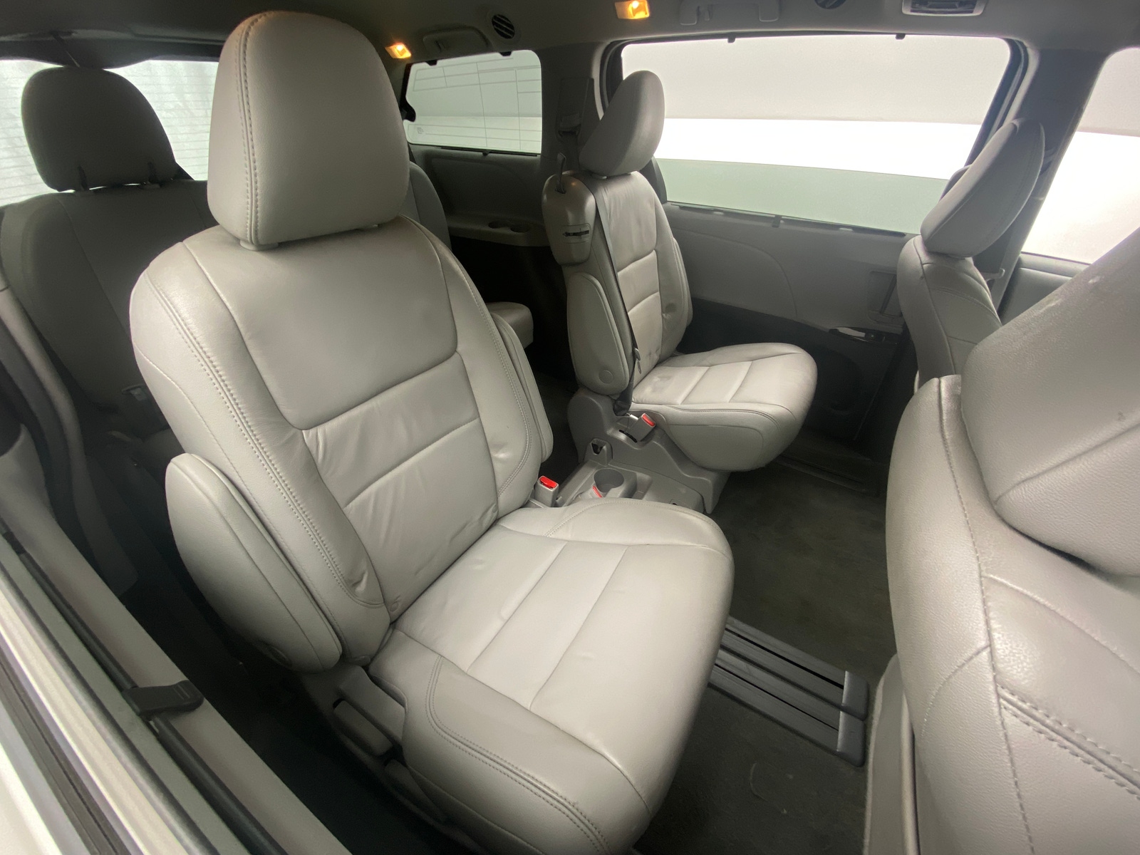 Thumbnail: 2018 Toyota Sienna - 5