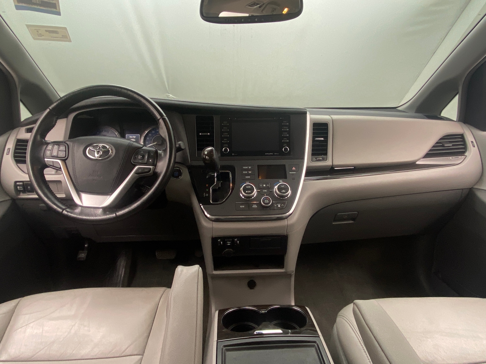 Thumbnail: 2018 Toyota Sienna - 2