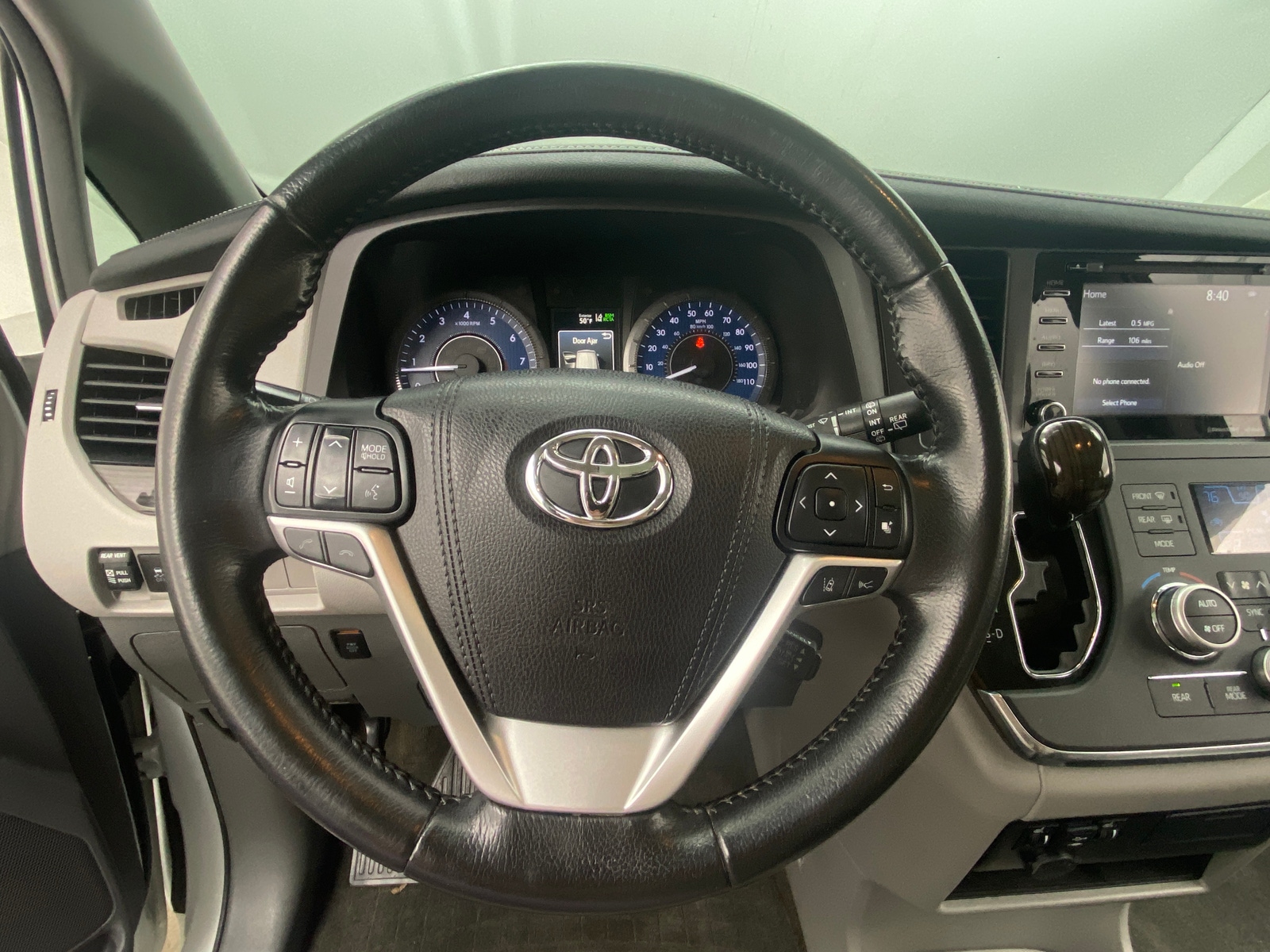 Thumbnail: 2018 Toyota Sienna - 4