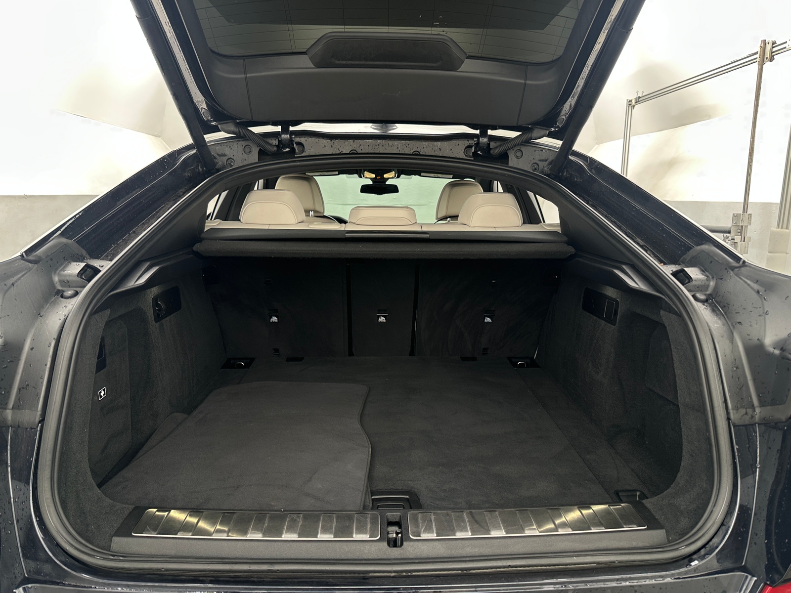 Thumbnail: 2023 BMW X6 - 6