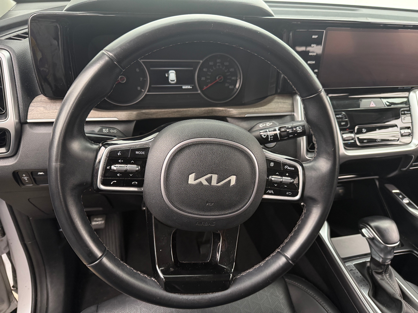 Thumbnail: 2022 Kia Sorento - 4