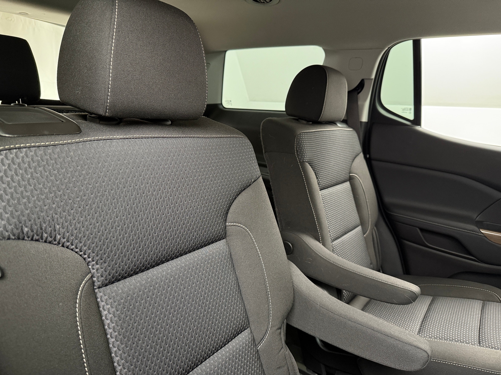 Thumbnail: 2023 GMC Acadia - 6