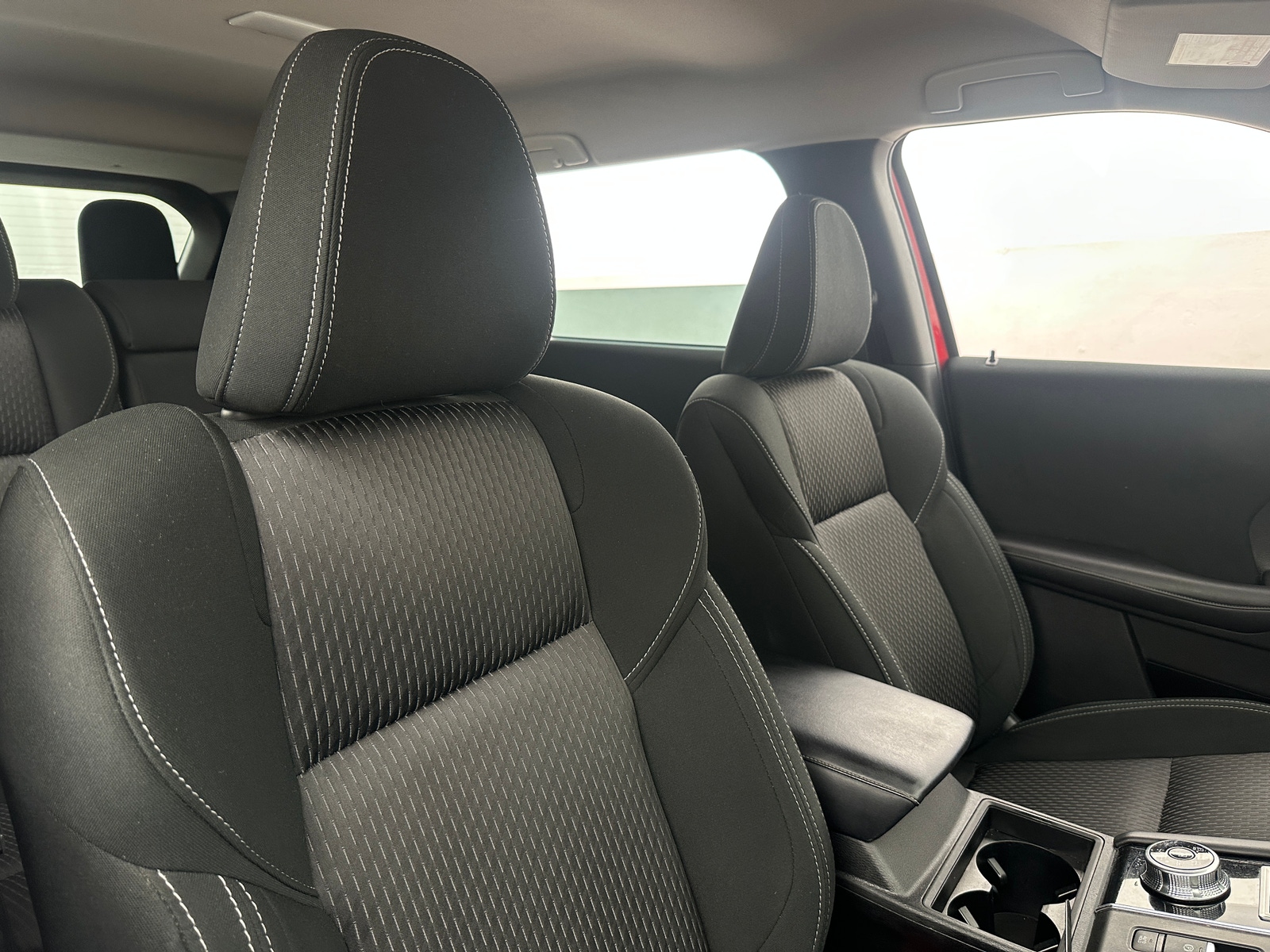 Thumbnail: 2023 Mitsubishi Outlander - 2