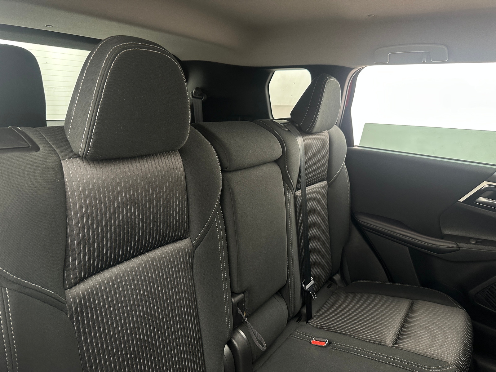 Thumbnail: 2023 Mitsubishi Outlander - 6