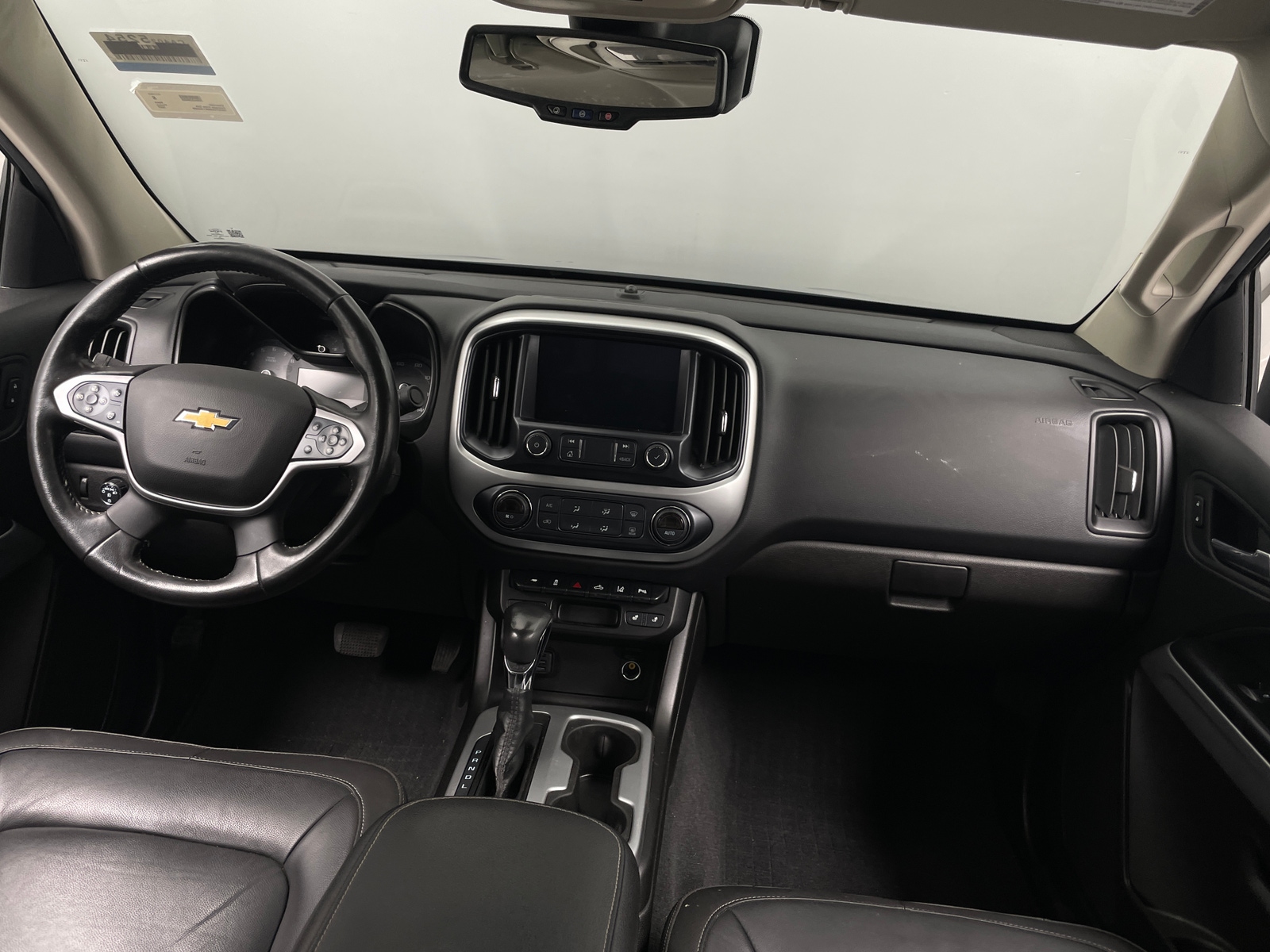 Thumbnail: 2022 Chevrolet Colorado - 3