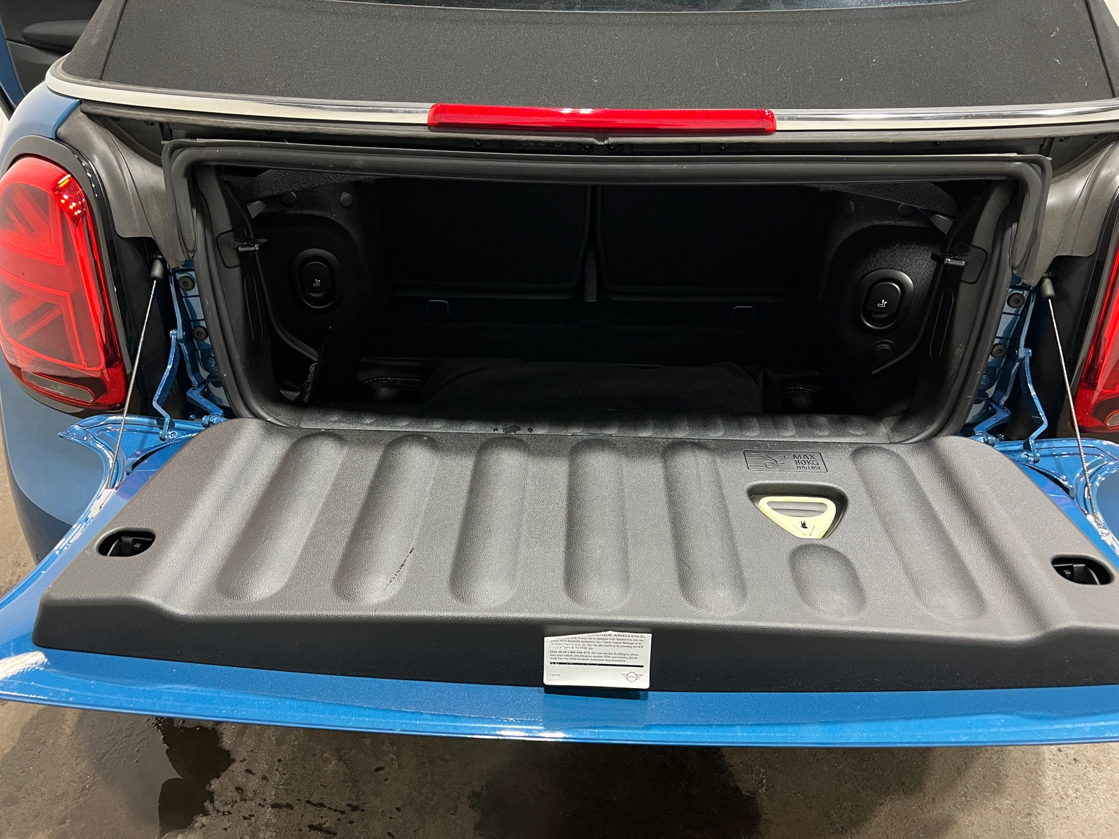 Thumbnail: 2024 MINI Cooper Convertible - 7