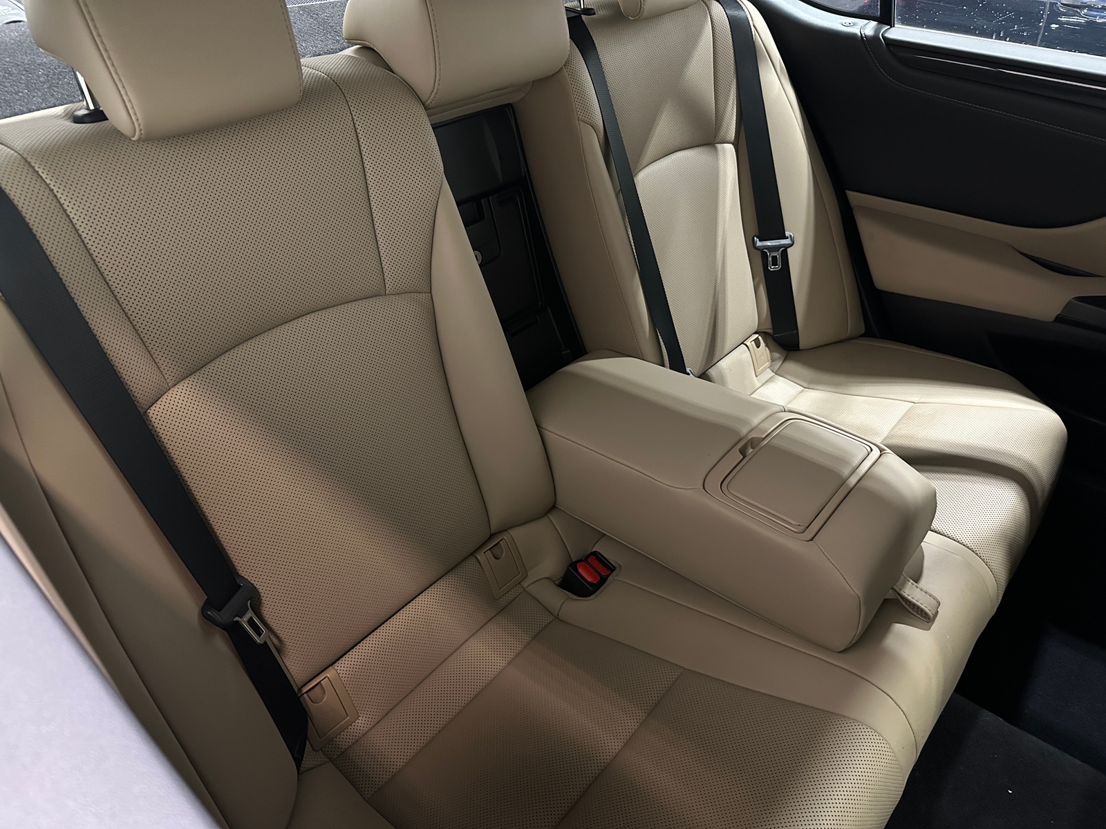 Thumbnail: 2021 Lexus ES - 6